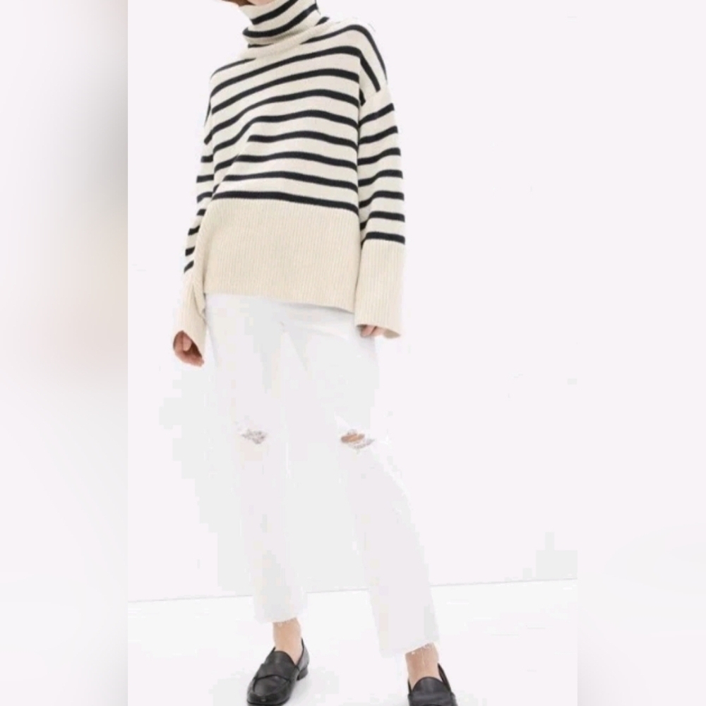 GAP Sky High Rise Cheeky Straight Distressed Jeans Raw Hem White 16/33 NWT RT$80